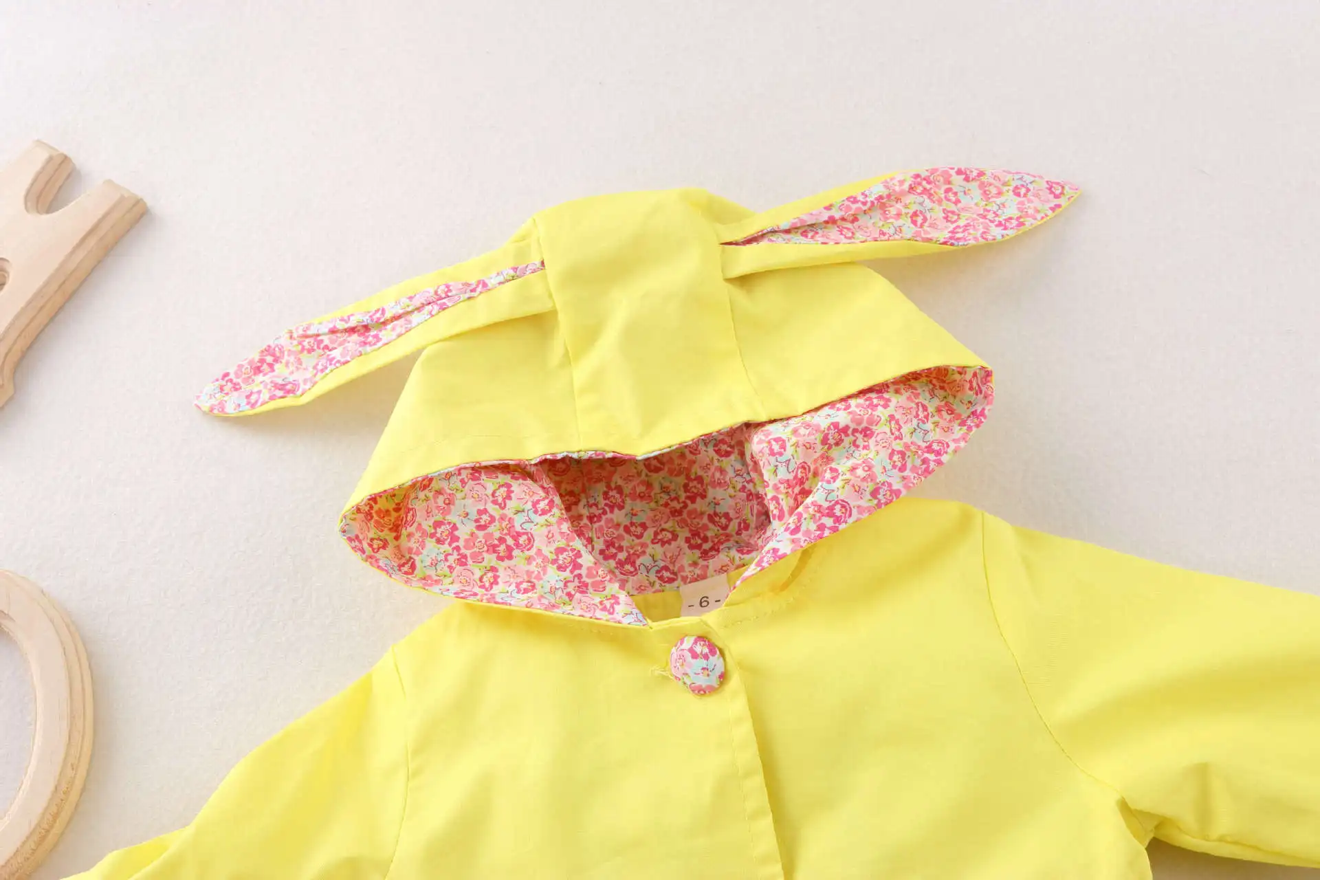 GEMTOT/Детская куртка, Новинка осени года, куртка ярких цветов для девочек, детская ветровка с капюшоном и милыми заячьими ушками