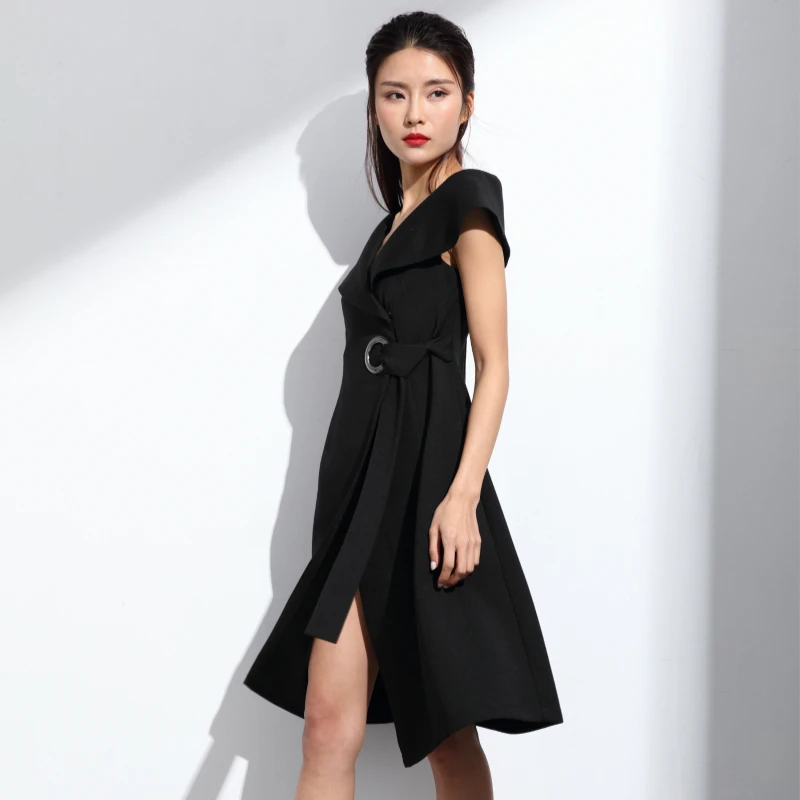 Also Subtle black big turn down collar inclined shoulder