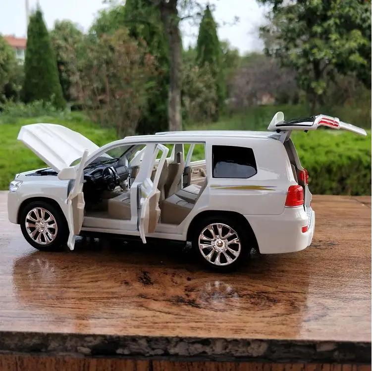 Автомобиль из сплава 1:24 Φ W/6 дверей открытой длиной 20 см отличное качество для