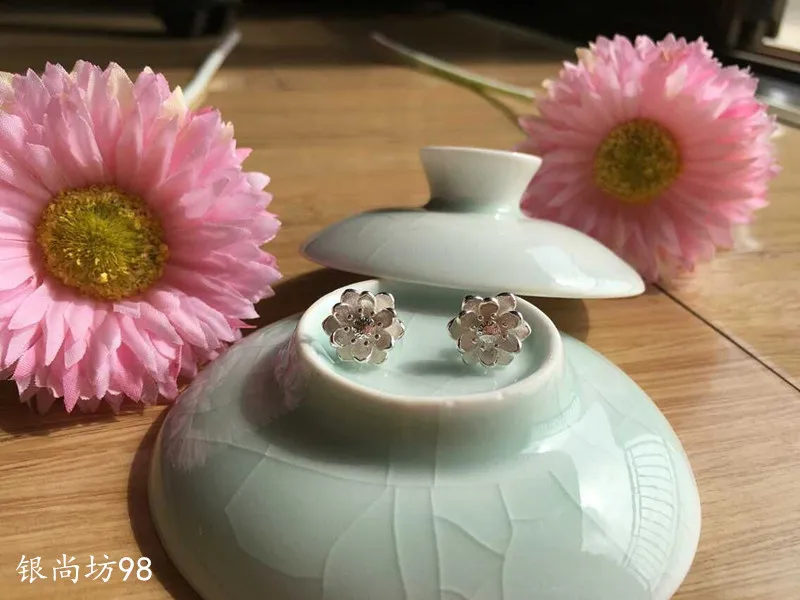 3688585372_2014429880