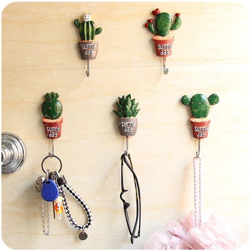 

Hot7 Stylish Resin Cactus Stainless Steel and Silicone Hooks Aloe Long-Leaved Orchid Binaural Powder Ball