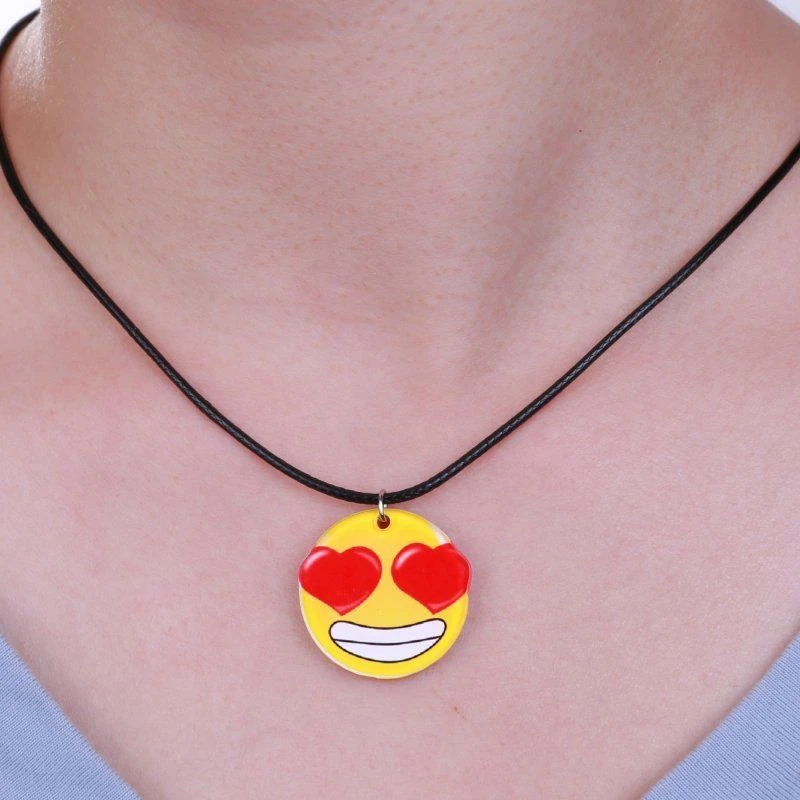 愛のハート目絵文字笑顔顔黄色ペンダントネックレスtxtオタク女性男性チョーカージュエリーギフトさまざまな表現チャーム Mens Chokers Pendant Necklacelove Heart Aliexpress