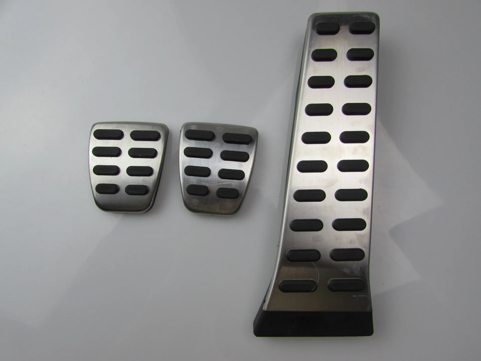 

MT AT Car Accelerator Gas Fuel Brake Clutch Foot Pedal Cover for KIA Sportage QL 2016 2018 for Hyundai Sonata Fe