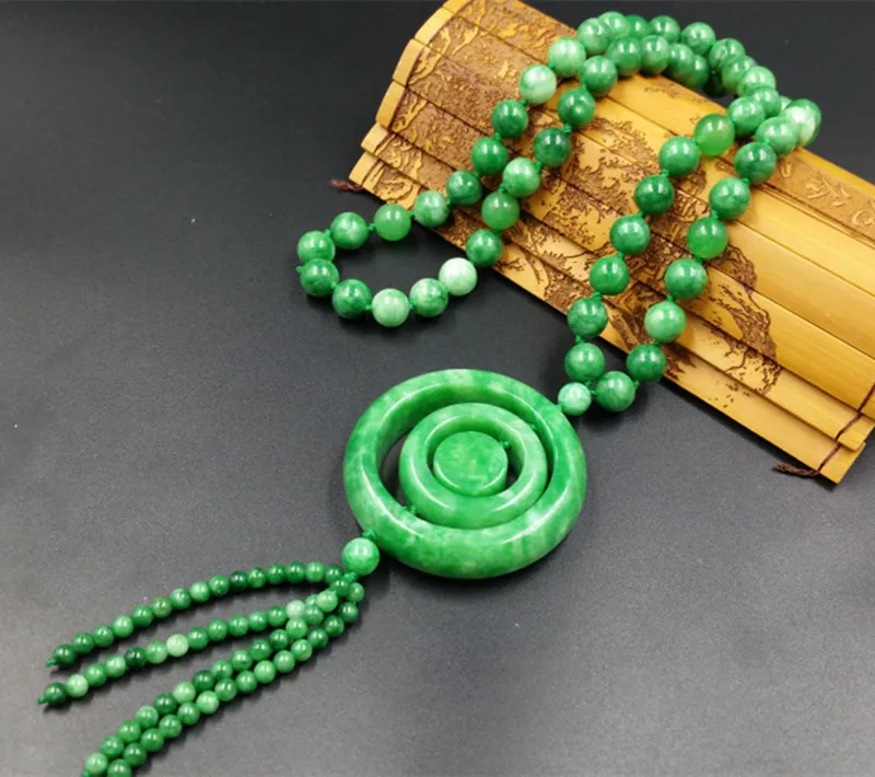 

Popular natural jade buckle Necklace sweater chain necklace fashion accessories to send men and women friends and family