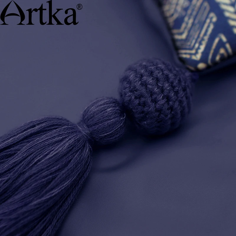 ARTKA Winter Jacket Women 90% Duck Down Coat 2018 Warm Parka Female Long Down Jacket Quilted Coat With Removable Scarf ZK15357D