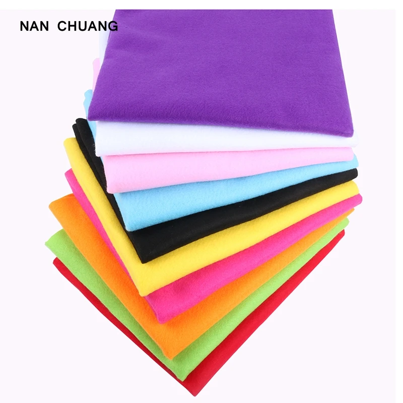 

Nanchuang 1.5mm Thickness Non Woven Polyester Soft Felt For Home Decoration Handmade Nonwoven Material For Children 90x90cm
