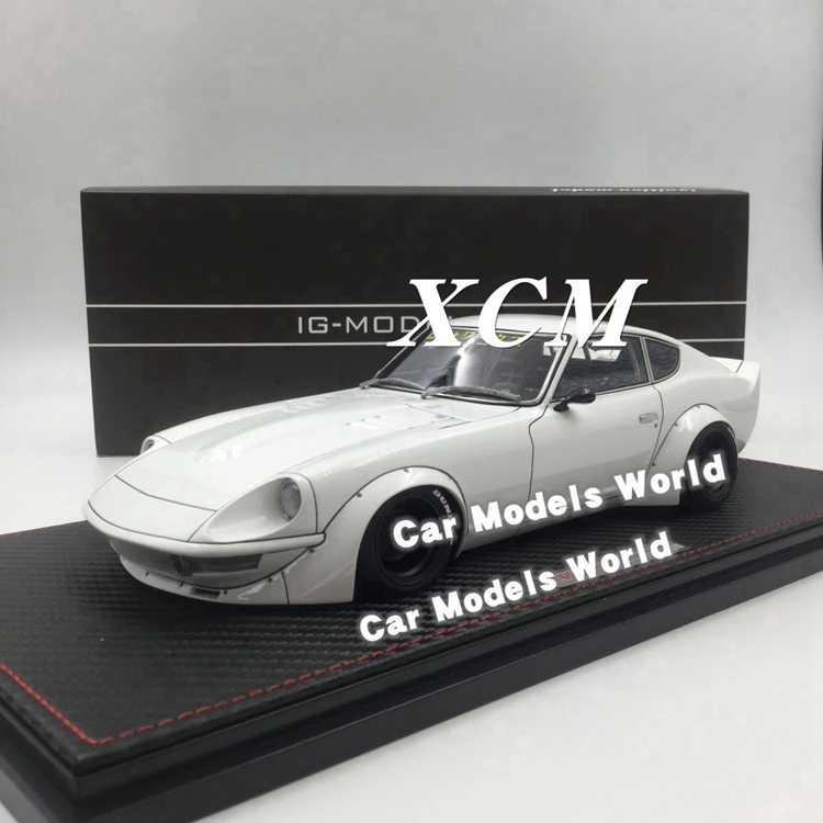 Полимерная модель автомобиля для IG-Model Fairlady Z(S30) 1:18(белый)+ маленький подарок