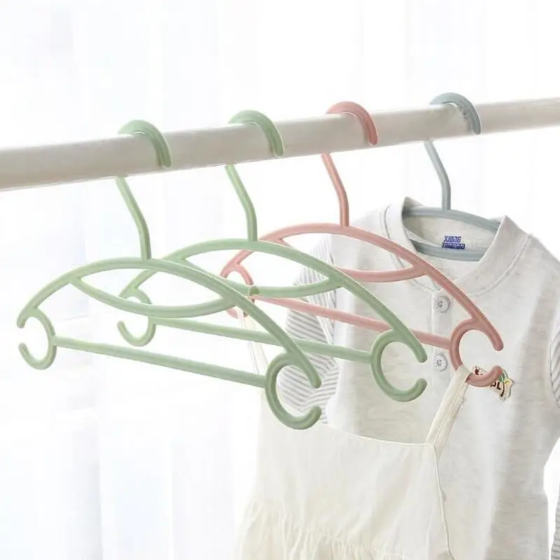 5Pcs/Set Baby Plastic Hangers for Clothes Hanging Household Baby Child