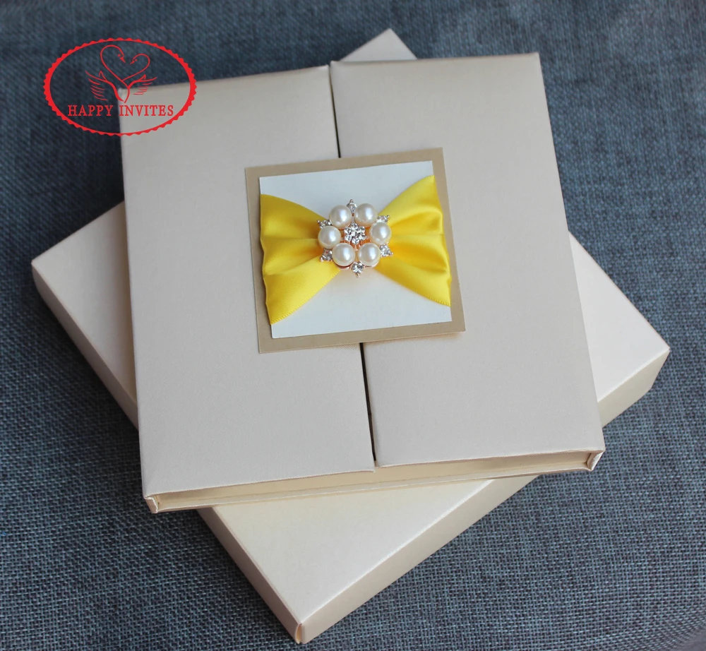 HI2020 - 11 Luxury Silk Invitation Box with Gold Foiling