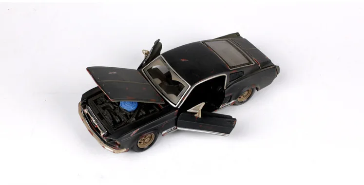 1/24 1967 Ford черная литая под давлением модель автомобиля игрушечная машинка Игрушки для мальчиков детские подарки коллекции дисплеев