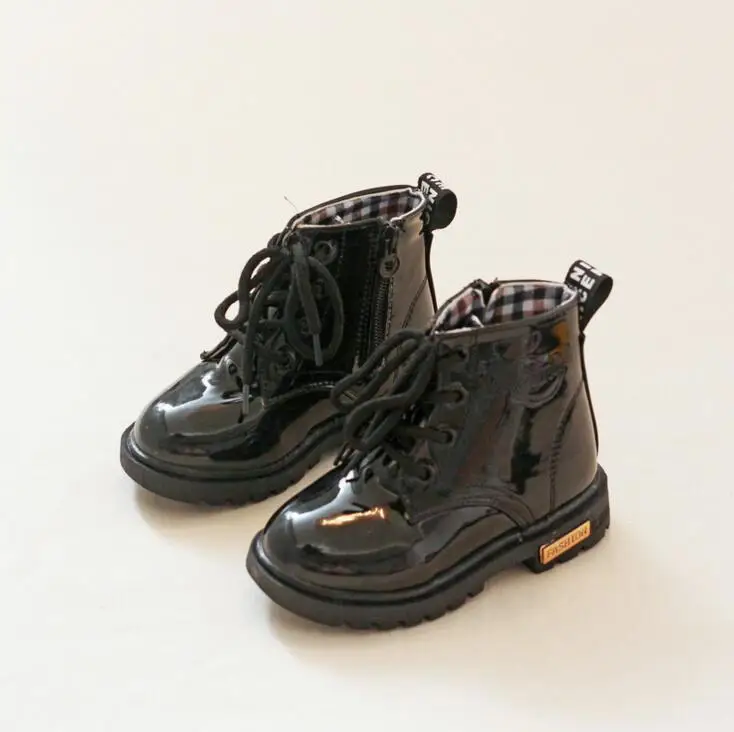 Детские ботинки из искусственной кожи; весенняя обувь для мальчиков и девочек; Детские Ботинки Martin в байкерском стиле; Chaussure Enfant; водонепроницаемые непромокаемые ботинки - Цвет: Черный