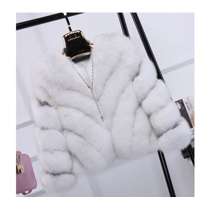 1704075-fox-fur-coat-eileenhou-lvcomeff-44
