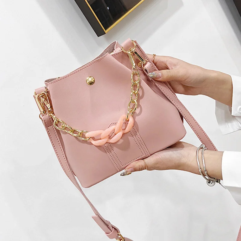 

Crossbody Single Shoulder Bag Women PU Bucket Bag with Golden Chain Strap Best Sale-WT