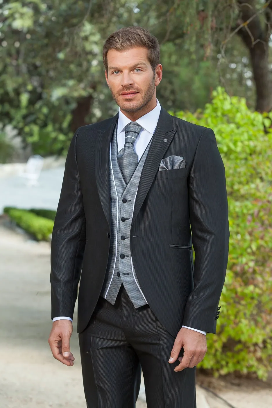 2015 New Designer Customized Charcoal Wedding suit for Men