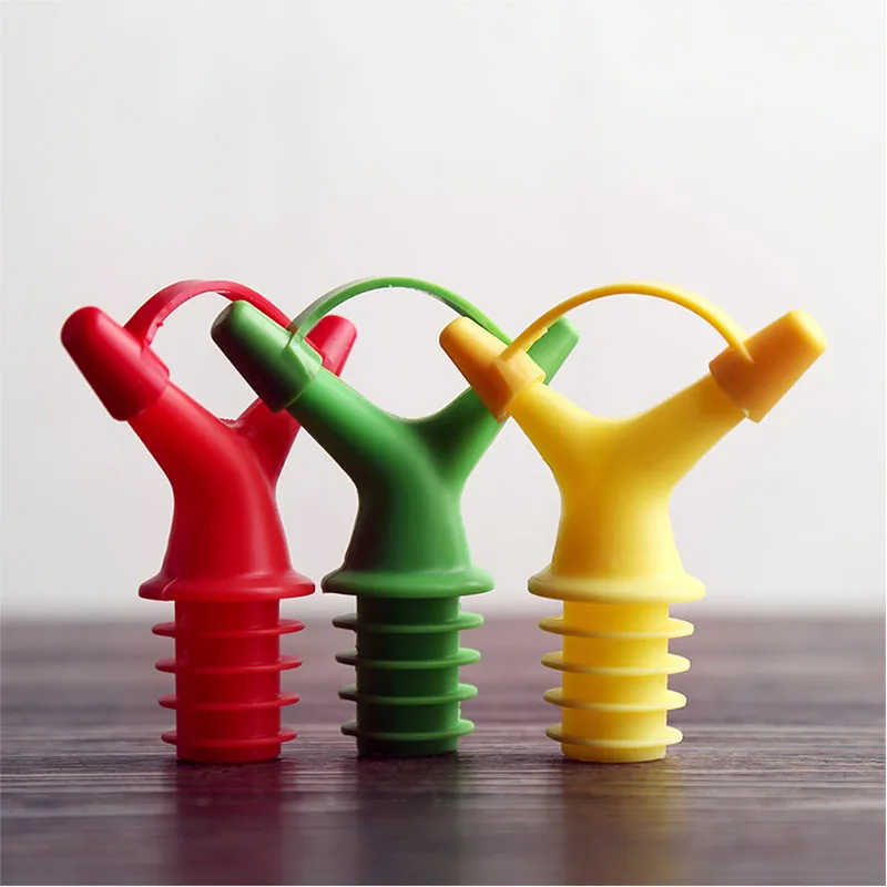 

WALFOS 2 Piece Double Oil Bottle Mouth Stopper Plastic Sauce Bottles Nozzle Caps Wine Stopper Kitchen tools