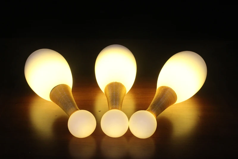 

Clip-On LED Desk Lamp USB Charging Flexible Table Lamp Acrylic Reading Lamp 2 Modes Power by USB Device or 3AAA Battery