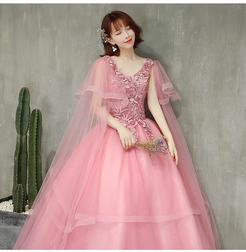 Дешевые розовые платья Quinceanera бальное платье V образным вырезом пышные сладкий 16 фуршетов великолепные платья светится в течение 15 лет кружевное длинное платье для выпускного вечера плюс Размеры