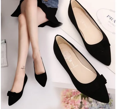black bow
