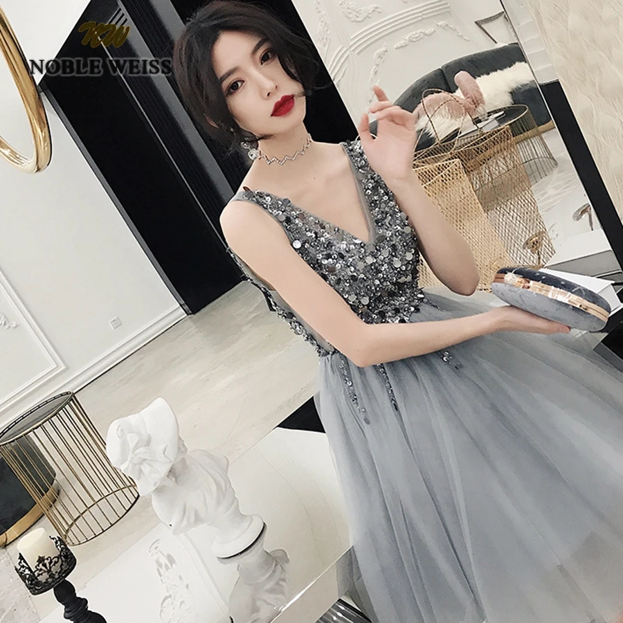 Gray Prom Dress  V-Neck  Knee-Length  Tulle  Beading  Prom Dresses Short Party Dress