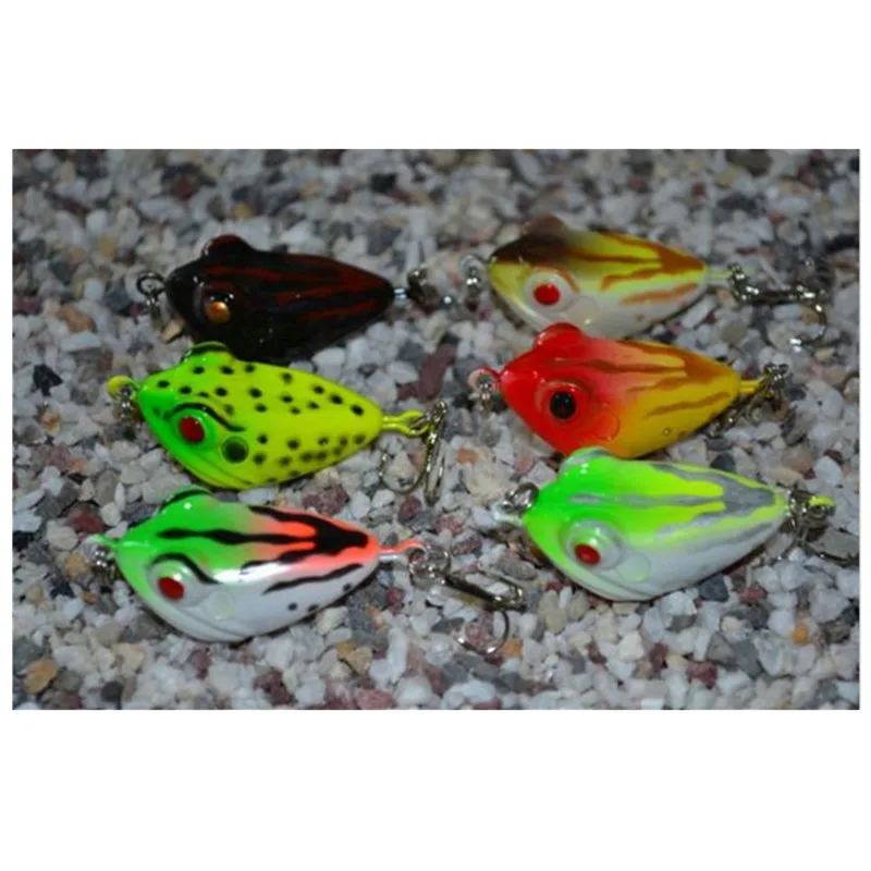 1PC hard bait plastic fishing bait frog bait treble hook on water ray