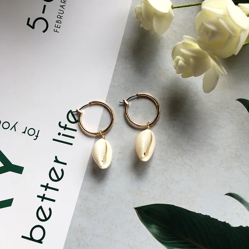 

Rainbery Gold Color Seashell Hoop Earrings For Women Small Shell Disc Hoop Earrinngs Fashion Jewelry Accessories Wholesale