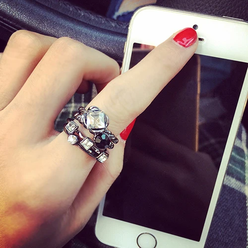 

5 Sets Women Retro Punk Rhinestone Rings Set Mid Finger Stack Ring Fashion Jewelry 73SR