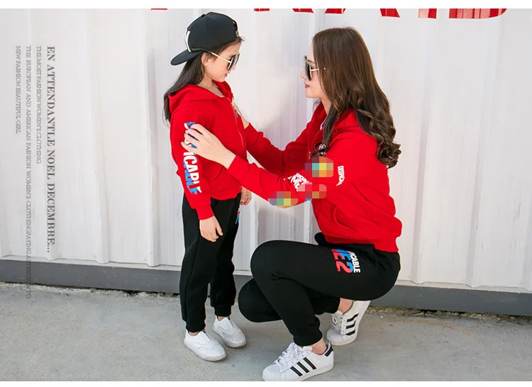 Осень-зима, одинаковые спортивные костюмы для мамы и дочки, красный спортивный комплект-двойка, одежда для начальной школы/униформа для детского сада