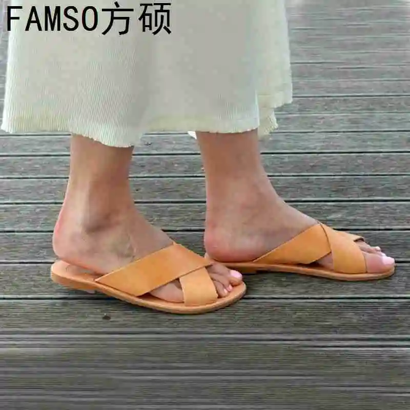 

FAMSO 2019 New Fashion Women Slides Black Yellow Retro Style Flip Flops Summer Lady Outside Flats Sandals Shoes Designer Brand