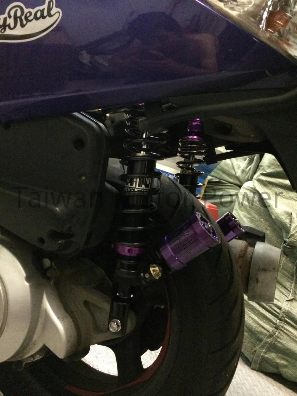 Taiwan M N fit SYM MAXSYM 400i 600i GTS 300i JOYMAX 250 RV Rebound lambat  adjustable Shock Absorber belakang suspensi, Terbalik botol|bottle  fabric|inverter kitbottle light - AliExpress