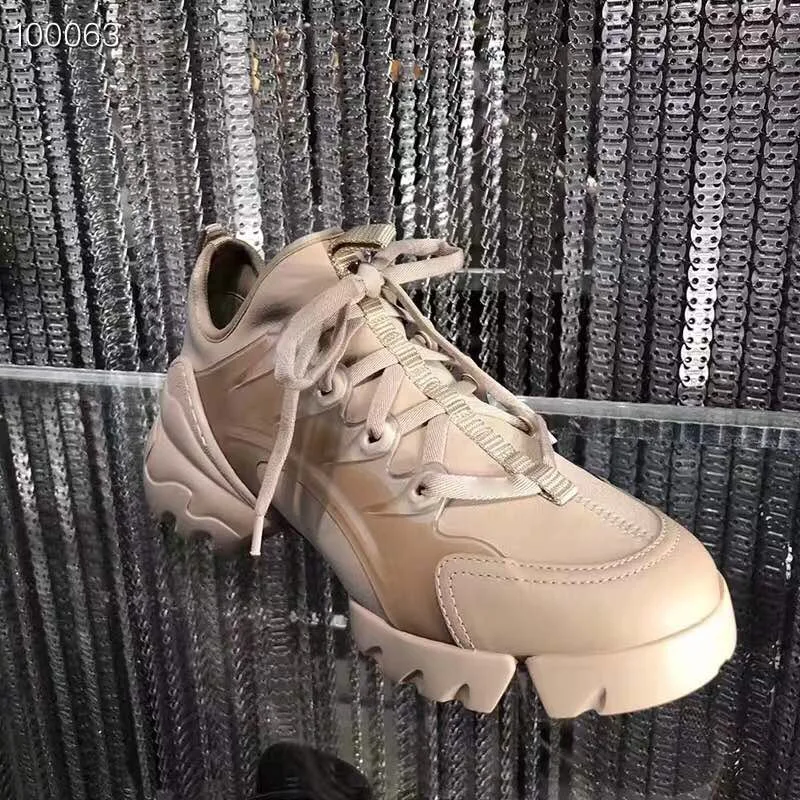 

Fashion 2019 Women Casual Shoes Summer Outdoor Breathable Vulcanize Shoes Genuine Leather Sneakers Elastic Shoes lady Non-slip