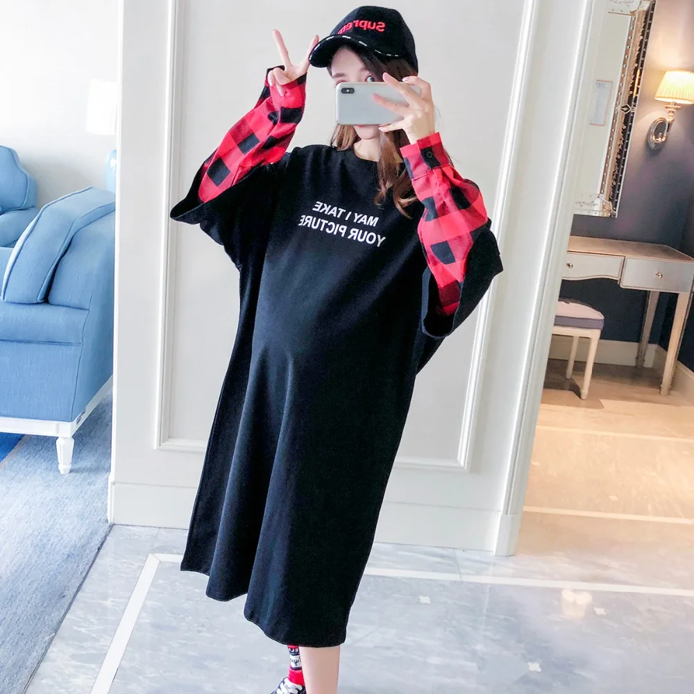 2018 new winter long section of pregnant women T-shirt fake two loose stitching sleeve plaid maternity dress out compassionate 2018 new winter long section of pregnant women T-shirt fake two loose stitching sleeve plaid maternity dress out compassionate