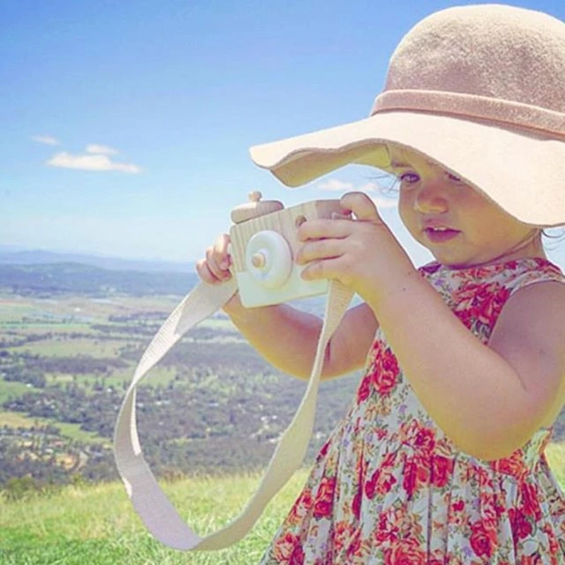 Mini Wooden Camera Toy Cartoon Baby Toy Kids Creative Neck Photography Prop Decoration Child Playing House Tool Free Shipping Mini Wooden Camera Toy Cartoon Baby Toy Kids Creative Neck Photography Prop Decoration Child Playing House Tool Free Shipping