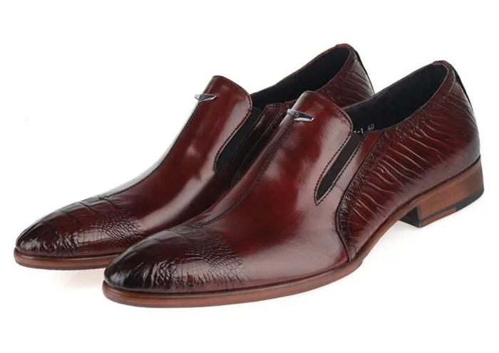 Тонкий мужские туфли в деловом стиле из лакированной кожи повседневная обувь Закрытая обувь с острым носком из дышащей кожи тиснением обувь