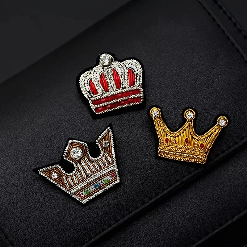 

Handmade Indian silk embroidery small crown brooch female cute simple small badge jewelry decorative pin