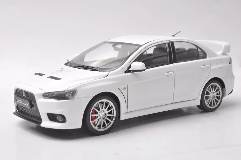 1:18 литья под давлением модель для Mitsubishi Lancer Evolution X 10 белый сплав игрушечный автомобиль миниатюрный коллекция подарки EVO X