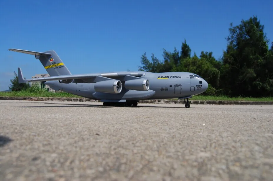 Радиоуправляемый самолет C17 AirBUS военный Aieliner 2 4G 7 канальный пульт дистанционного