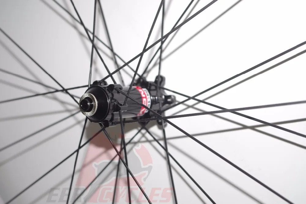 Flash Deal 1090g Lightest 26er Carbon MTB XC Wheels 24mm x 24mm 26 inch Tubeless Clincher Hookless Mountain Bike Wheel set 24 28 Holes 3 Flash Deal 1090g Lightest 26er Carbon MTB XC Wheels 24mm x 24mm 26 inch Tubeless Clincher Hookless Mountain Bike Wheel set 24 28 Holes 3