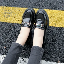 Лоферы женская обувь Женская кожаная обувь из искусственной кожи повседневная обувь Туфли без каблуков леди обувь без шнуровки для женские лоферы Размеры 41, 42, 43 большие плоские ботинки