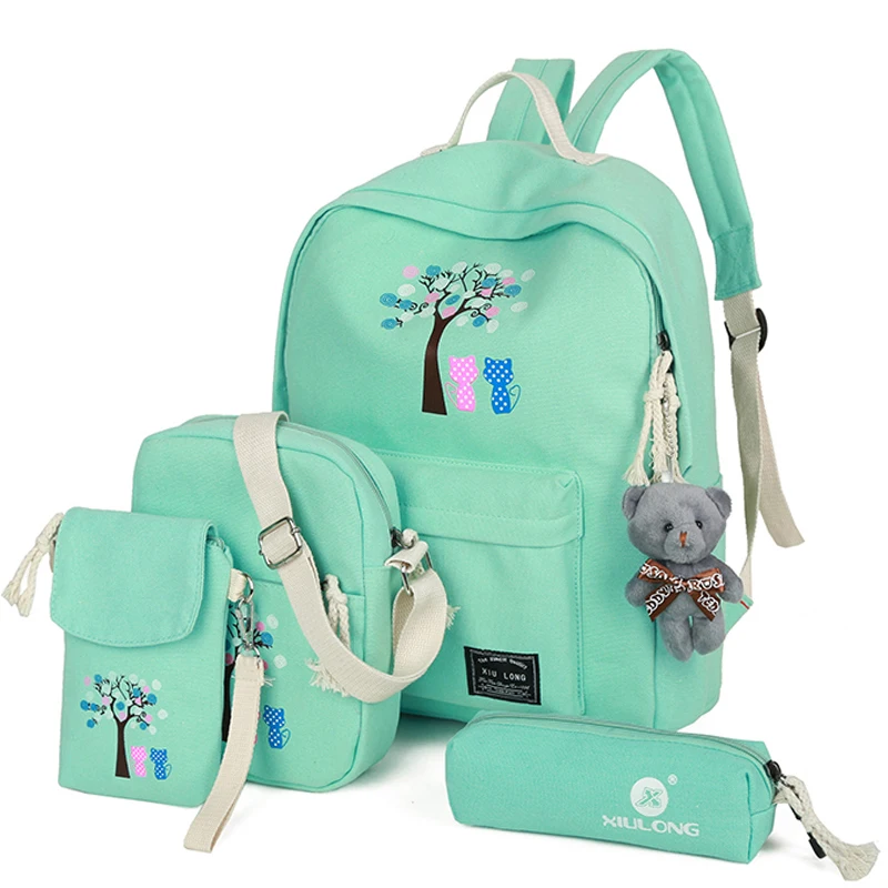 Какие школьные рюкзаки в моде в 2024. Модные рюкзаки. Модные рюкзаки для подростков. Рюкзак школьный для девочки подростка. Девушка с рюкзаком.