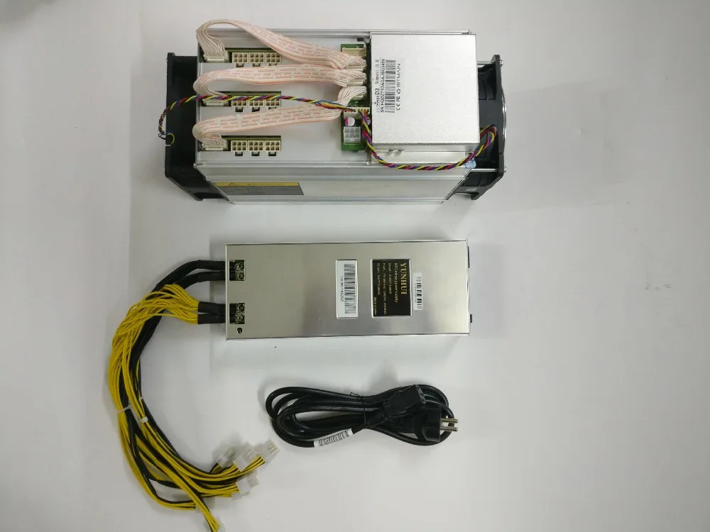 DASH miner Bitmain ANTMINER D3 17 GH/s(без БП) 1200W на стене Сейчас открывается. Высокая скорость хеша и низкая мощность