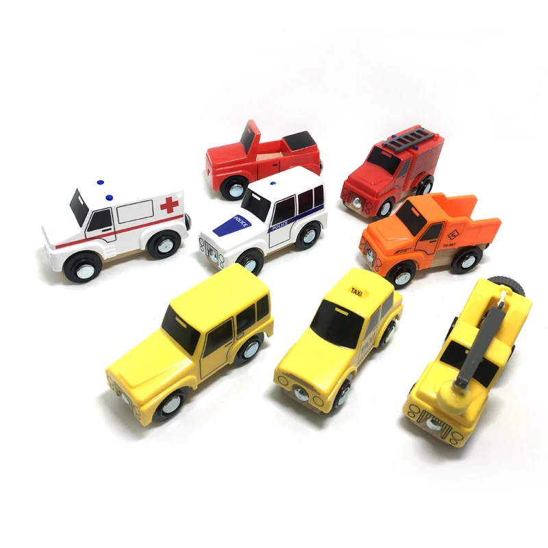 토마스 우드 트랙 트랙과 호환되는 부티크 차는 어린이 장난감의 트랙에서 구동 할 수 있습니다.