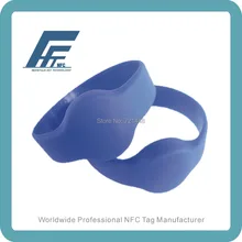 NFC тег Силиконовые браслеты NTAG213 синий круглый силиконовые браслет подходит взрослых мужчин Dia74 мм 100 шт