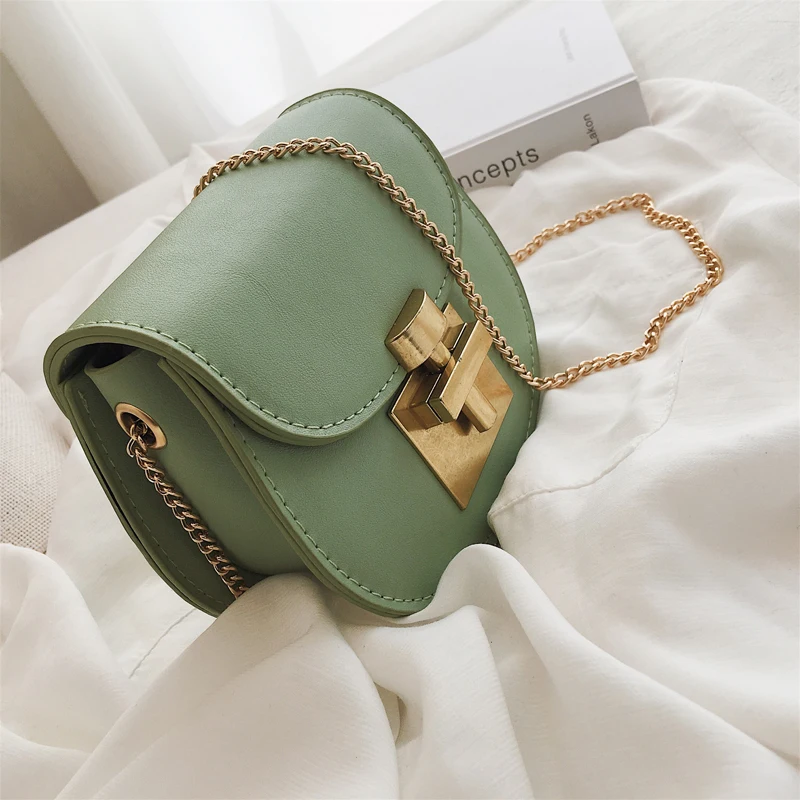 سلاسل البسيطة Crossbody حقيبة للنساء 2019 حقيبة يد فاخرة حقائب النساء مصمم قفل السرج حقيبة البيج الأسود الوردي الأخضر Sac الرئيسية