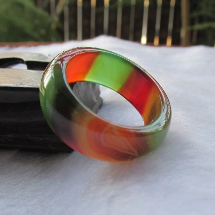 

Colorful male and female models natural agate jade ring wrapping thin strips lovers genuine special jade finger ring