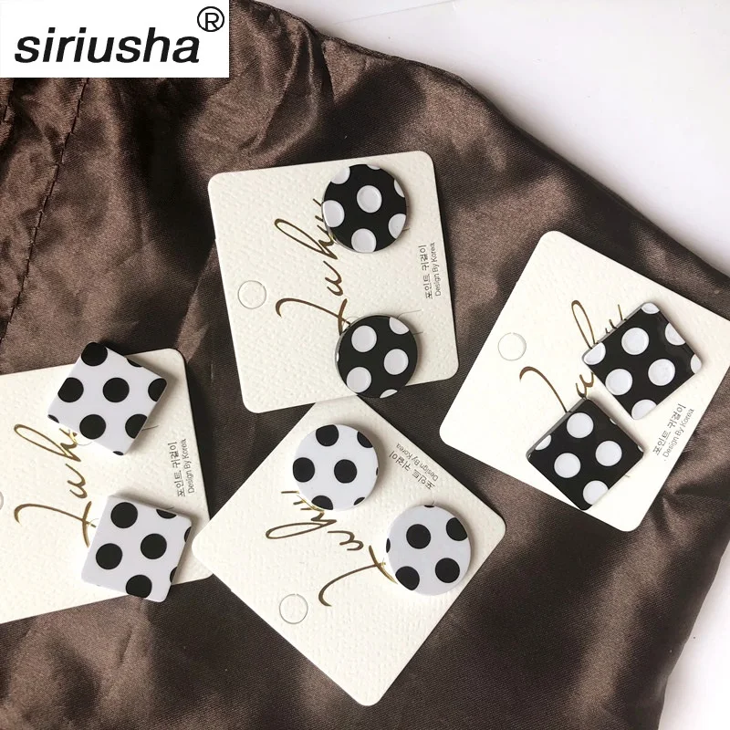 

Square round black and white wave point earrings female fashion temperament personality wild acrylic resin ear jewelry Y873