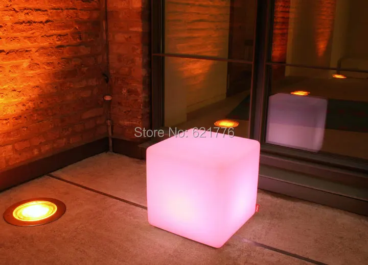 CUBE_LED_Outdoor_MoreePink(1)
