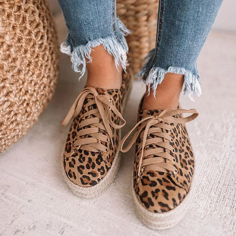 

LOOZYKIT Fashion Leopard Flats Women Shoes 2019 Lace Up Casual Canvas Platform Shoes Women Sneakesr Comfortable Flats Dropship