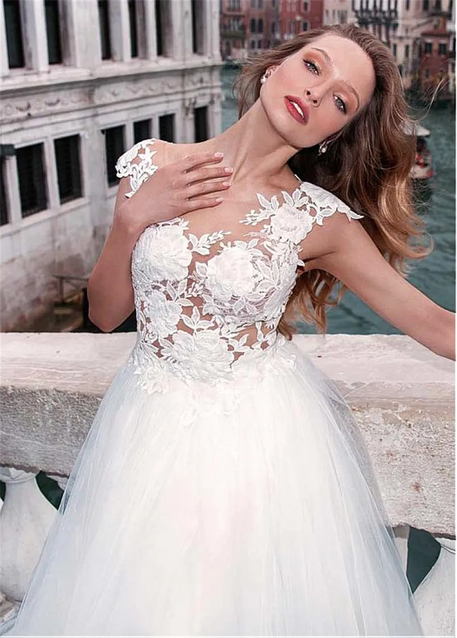 

White Long Elegant Tulle Scoop See-through A-line Lace Appliques 2019 Muslim Arabic Wedding Dress Boho Sofuge Vestido De Noiva