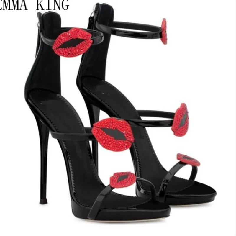 

Sexy Crystal Red Lips Sandals Three Straps Women Gladiator Sandals Back Zip Sandals Stiletto High Heels Party Dance Shoes Women