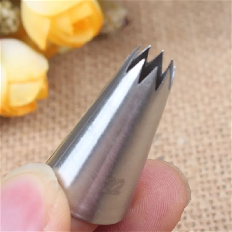 22 Small Size Open Star Icing Nozzle Piping Tip Stainless Steel Cake Decorating Tips Icing Piping Pastry Tip Tools Bakeware